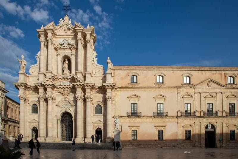 Guided tour of Ortigia with Fish Street Food at the market - Should you book the Ortigia walking and fish tasting tour?