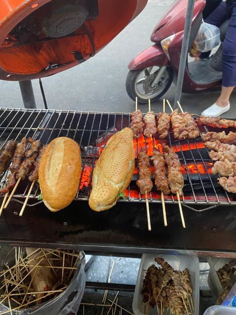 Ha Noi Street food Tour with Train street - A small beer stop in the Old Quarter
