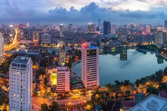 Hanoi Cyclo and Street Food Tour - A look at the Metropole Hotel
