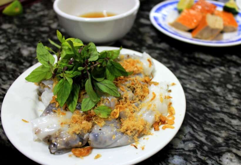 Hanoi: Eat Like a Local Small Group Street Food Tour - Drinks, coffee, and the possible final stop