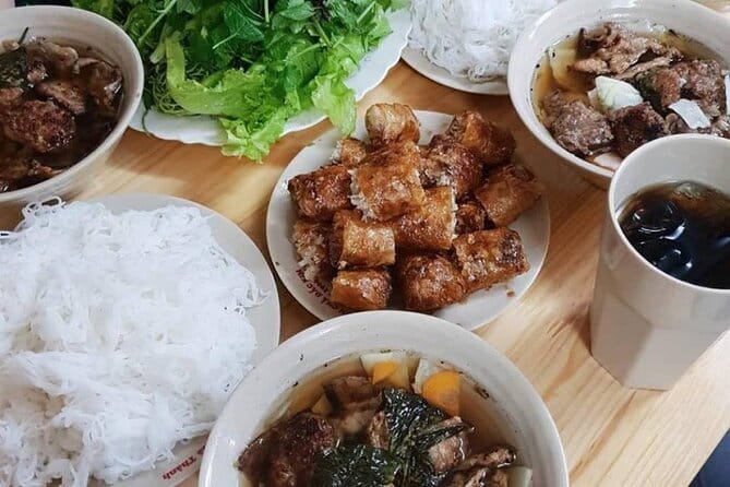 Hanoi Famous Michelin Guided Street Food Tour - Starting with dry chicken pho at Pho Ga Nguyet