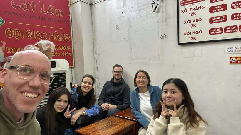 Hanoi: Guided Street Food Tour for small groups - Key points at a glance
