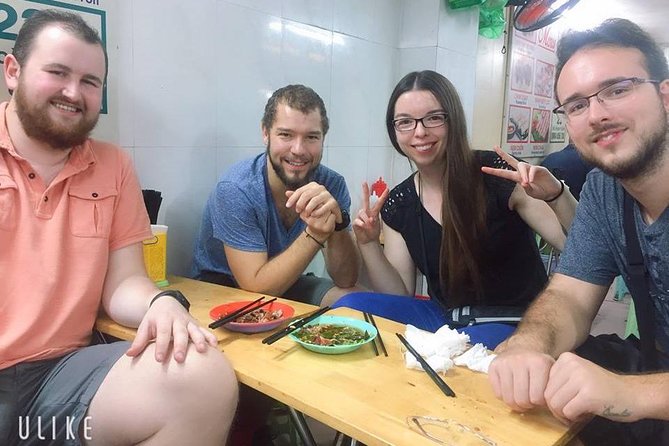 Hanoi Guided Street Food Tour Small Group - Seven dishes, four hours, and a very full stomach