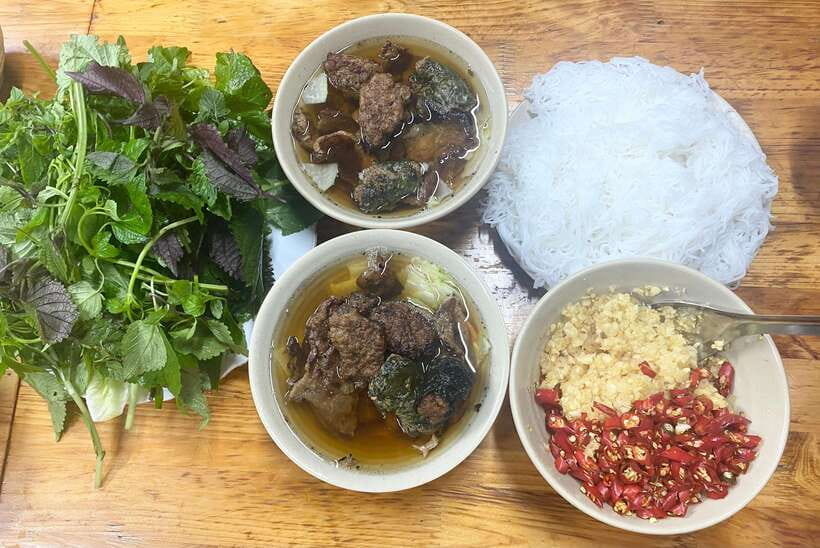 Hanoi: Guided Street Food Tour with Train Street Experience - Why the guide matters more than the food list