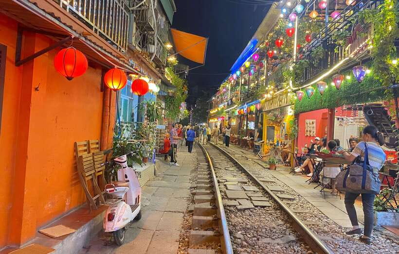 Hanoi: Guided Street Food Tour with Train Street Experience - Banh cuon, banh xeo, and the dishes you might miss
