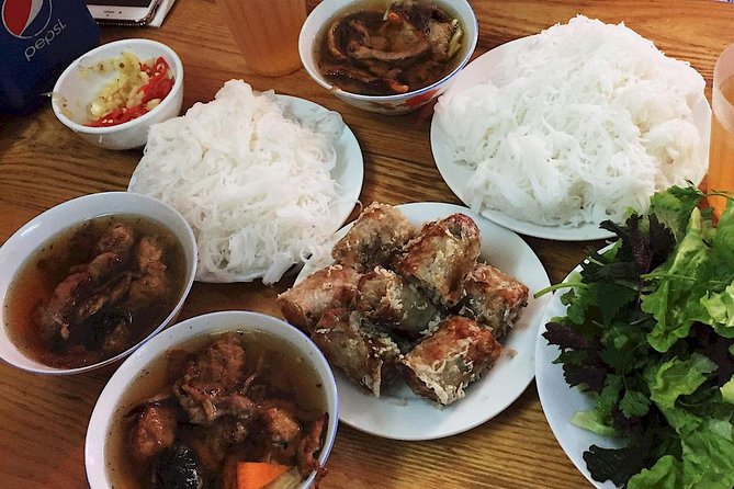 HANOI INCREDIBLE STREET FOODIE TOUR (Enjoy traditional Cuisine as the local) - Crossing Hanoi Streets Without Losing Your Nerve