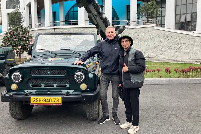 Hanoi Jeep Tour Sightseeing Include Street Food and Train Street - Street food turns the final hour into a meal