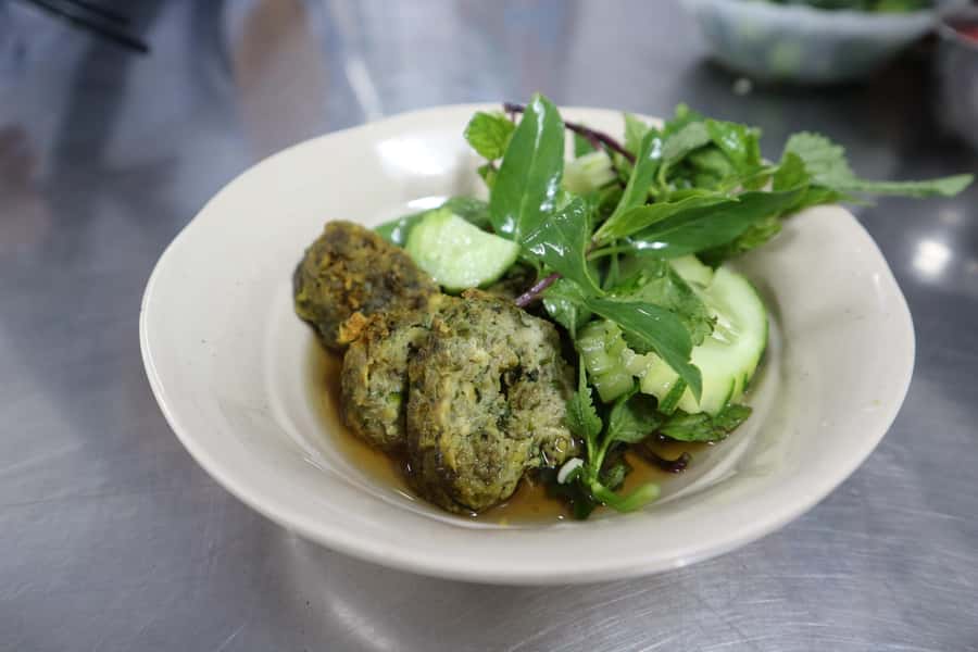 Hanoi: Michelin Guide Street Food Tour with Spa Experience - Walking, weather, and what to carry