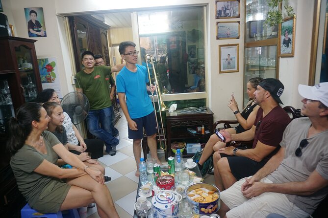 Hanoi Michelin Star Street Food Walking Tour & Train-Street - Ending at Hanoi Train Street
