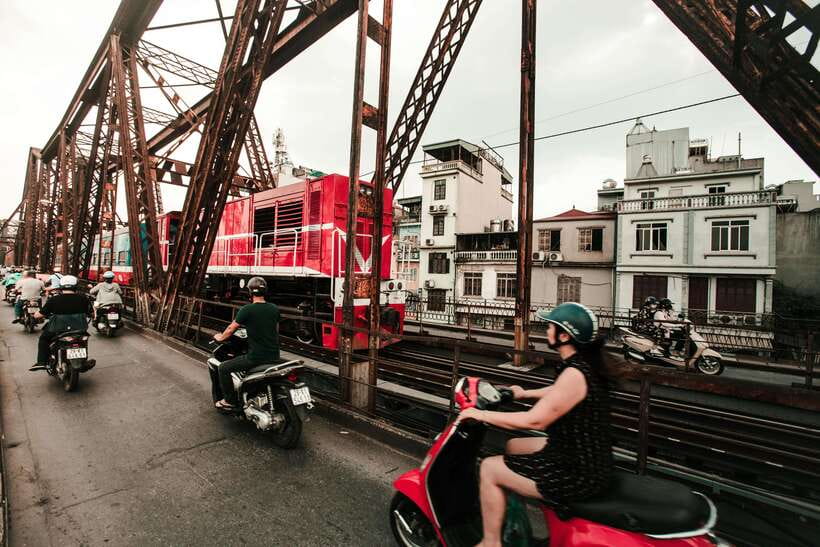 HANOI: MOTORBIKING TO TRAIN STREET & STREET FOOD TASTING - Beginning in the Old Quarter
