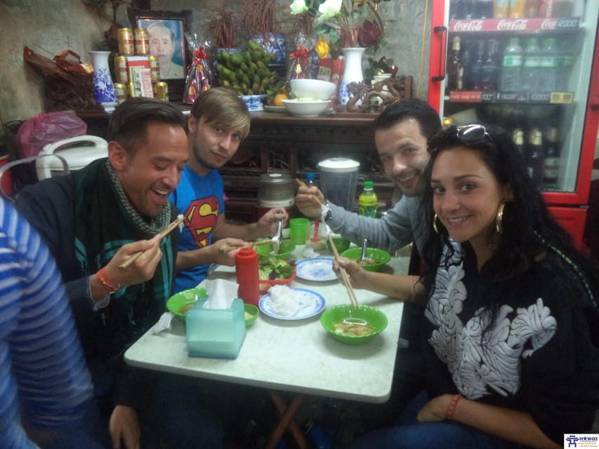Hanoi: Old Quarter Street Food Walking Tour with 10 Tastings - Quiet lanes and local life