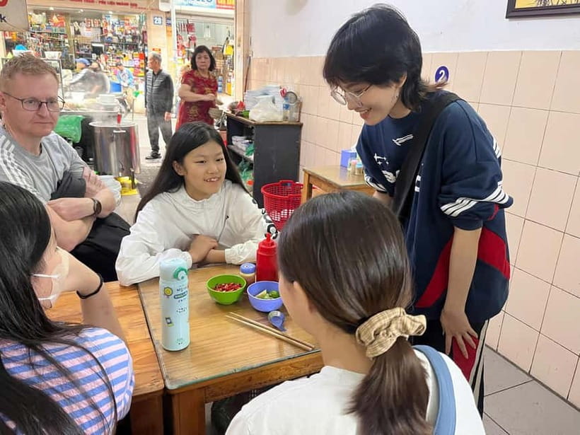 Hanoi: Old Quarter Street Food Walking Tour with Guide - Key points at a glance