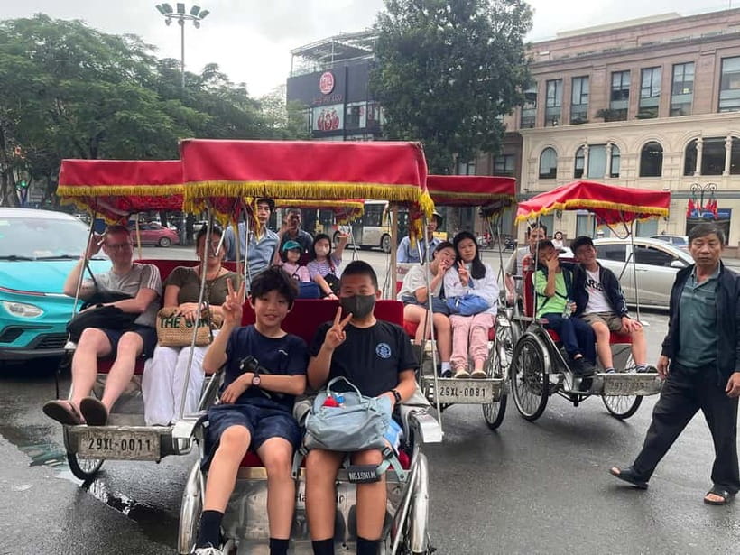 Hanoi: Old Quarter Street Food Walking Tour with Guide - Why this $20 food walk works well in Hanoi