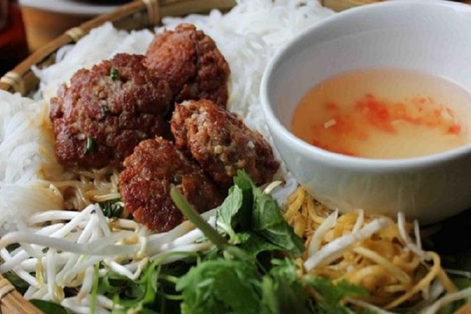 Hanoi Private Walking Tour: Street Food (HOT HOUR PROMOTING) - Two hours through Hanoi’s 36 Old Streets