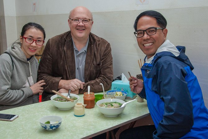 Hanoi Private Walking Tour: Street Food (HOT HOUR PROMOTING) - Who should book this Hanoi experience