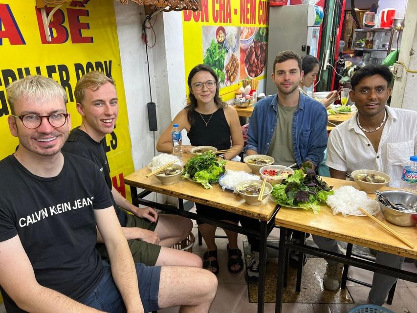 Hanoi: Small-group Street Food and Walking Tour - Six to eight stops, with enough food to make a meal