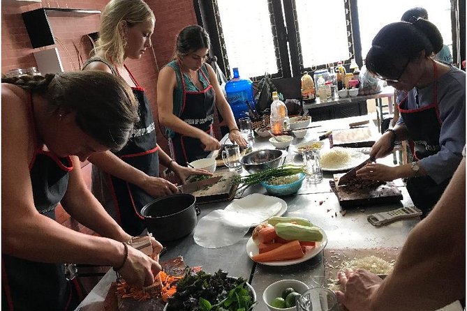 Hanoi Street Food Cooking Class - Meeting point, timing, and practical planning