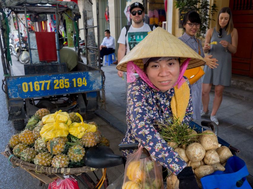 Hanoi: Street Food Experience with 5 Food Stops - Hoan Kiem Lake and the egg coffee finale