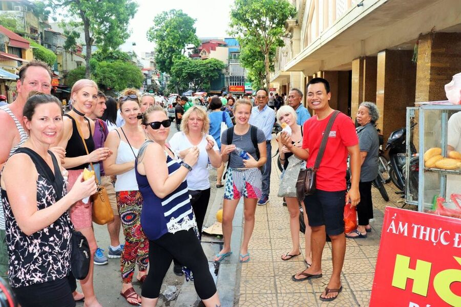 Hanoi: Street Food Experience with 5 Food Stops - Why the small group matters