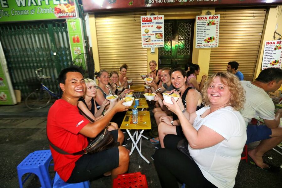 Hanoi: Street Food Experience with 5 Food Stops - Banh cuon shows you the craft behind the dish