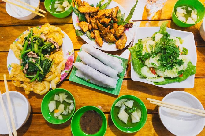 Hanoi Street Food Tour and MORE - An evening walk through Hanoi’s Old Quarter