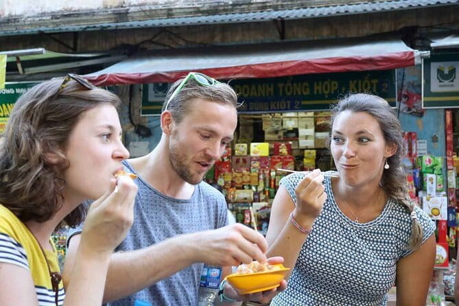 Hanoi Street Food Tour with Small Group - What the guide adds beyond the food