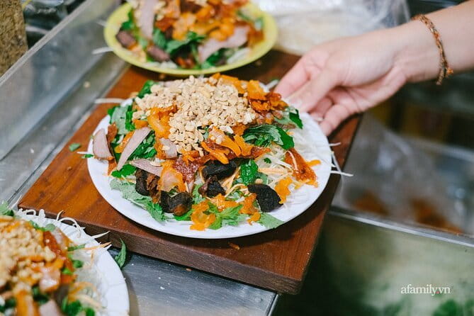 Hanoi Street Food Tour with Small Group - Booking and cancellation details to keep in mind