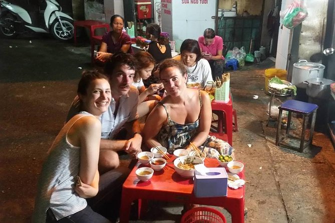 Hanoi Street Food Walking Tour - Why the group size matters in narrow streets
