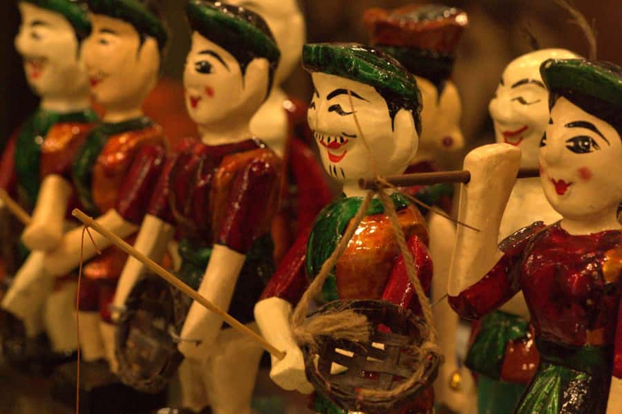 Hanoi: Street Food Walking Tour & Water Puppet Show - The value of a local guide