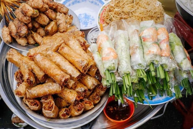 Hanoi Stroll & "Rolling" Street Food Walking Tour - Why Hanoi’s rolling-food idea works