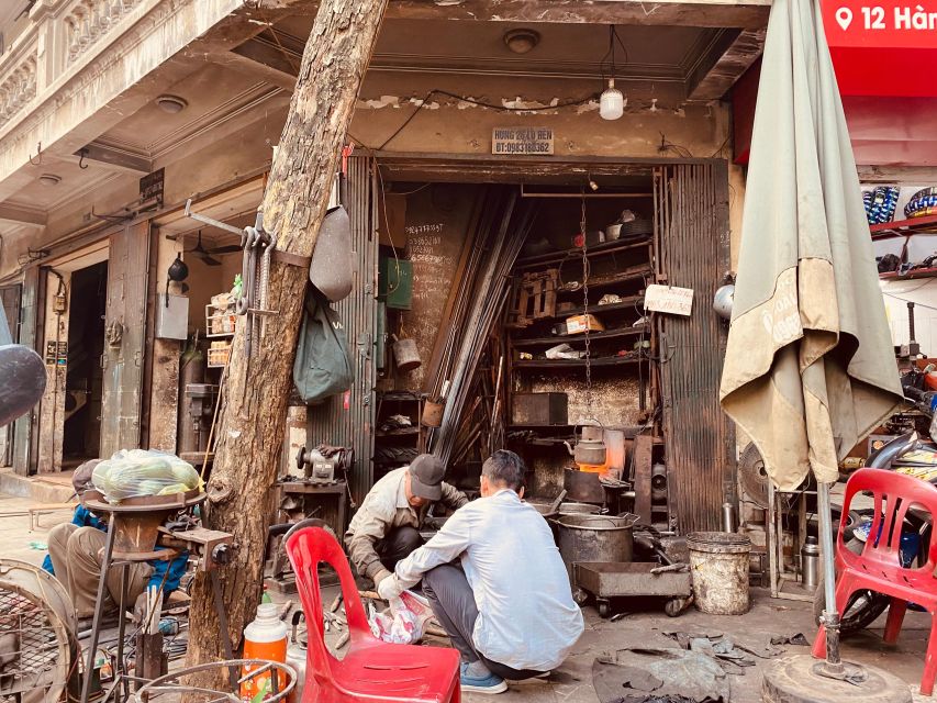 Hanoi: Vegan Street Food & Stories - Banh da chay, vegan banh mi, and noodle salad