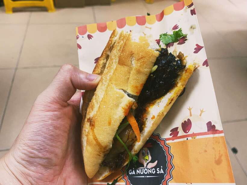 Hanoi: Vietnamese Street Food Tour with Egg Coffee - The savory stops: small plates with a Hanoi point of view