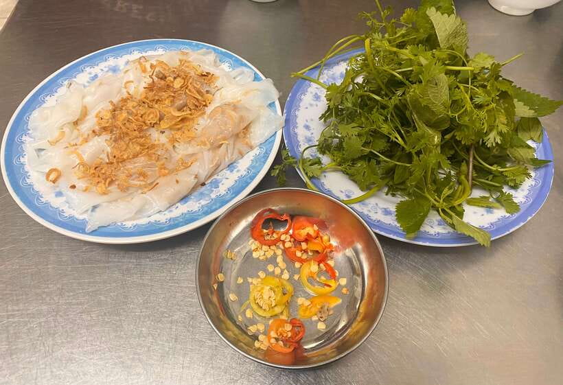 Hanoi: Vietnamese Street Food Tour with Egg Coffee - Is $24 good value?