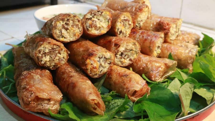 Hanoi: Vietnamese Street Food Tour with Local Guide - Should you book the Hanoi street food tour?