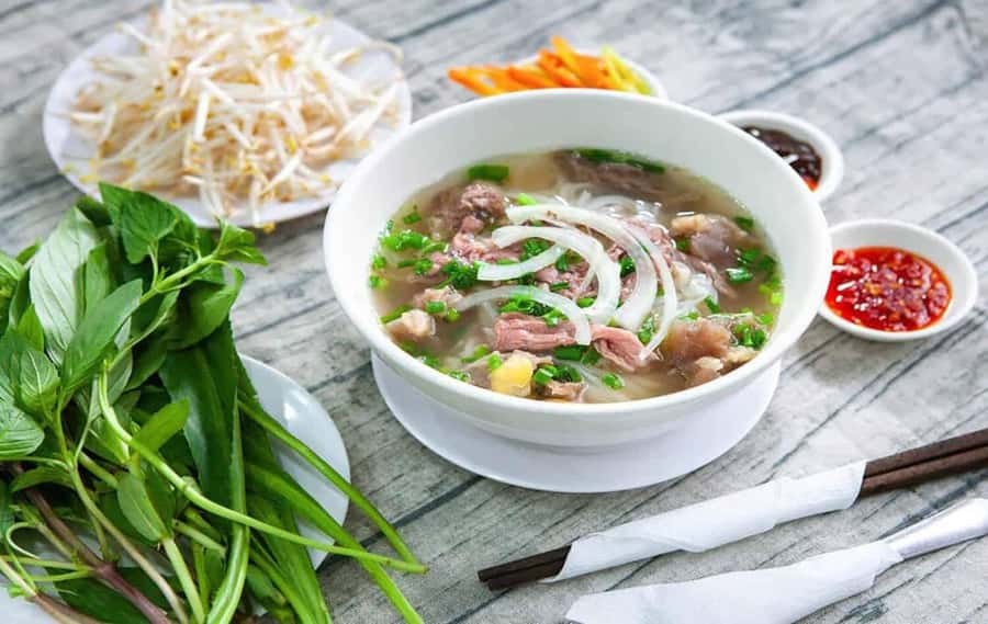 Hanoi: Vietnamese Street Food Tour with Local Guide - Meeting in Hoan Kiem around 5:30