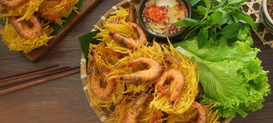 Hanoi: Vietnamese Street Food Tour with Local Guide - Practical details that matter on the street