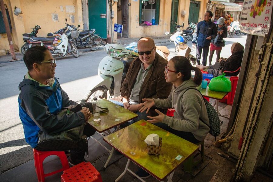 Hanoi Walking Street Food Tour & Cyclo Ride - Che brings seasonal sweetness