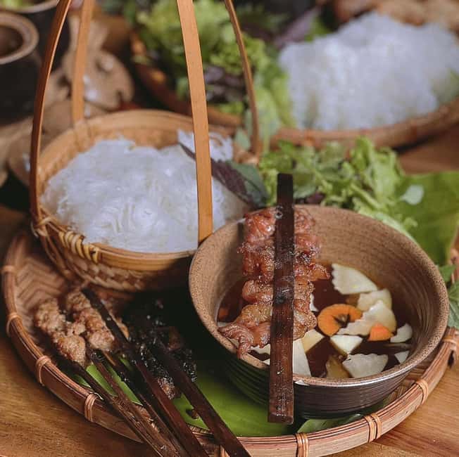 Hanoi Walking Street Food Tour with English speaking guide - Rain, timing, and practical planning