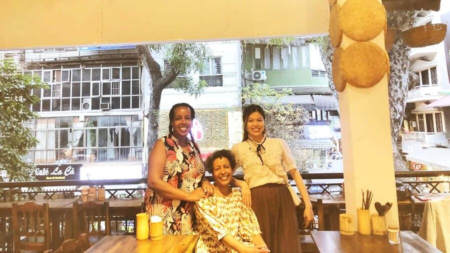 Hanoi Walking Street Food Tour with English speaking guide - Pho and bun cha, Hanoi’s essential first bites