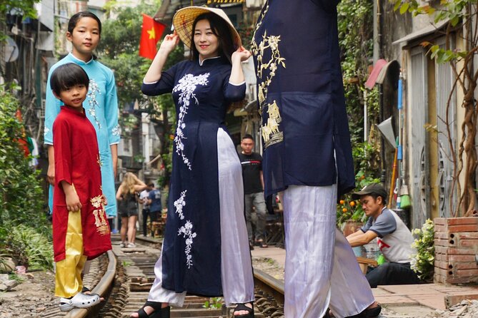 Hanoi Walking Street Food Tour with Train-Street Visit - Pho arrives in mixed form
