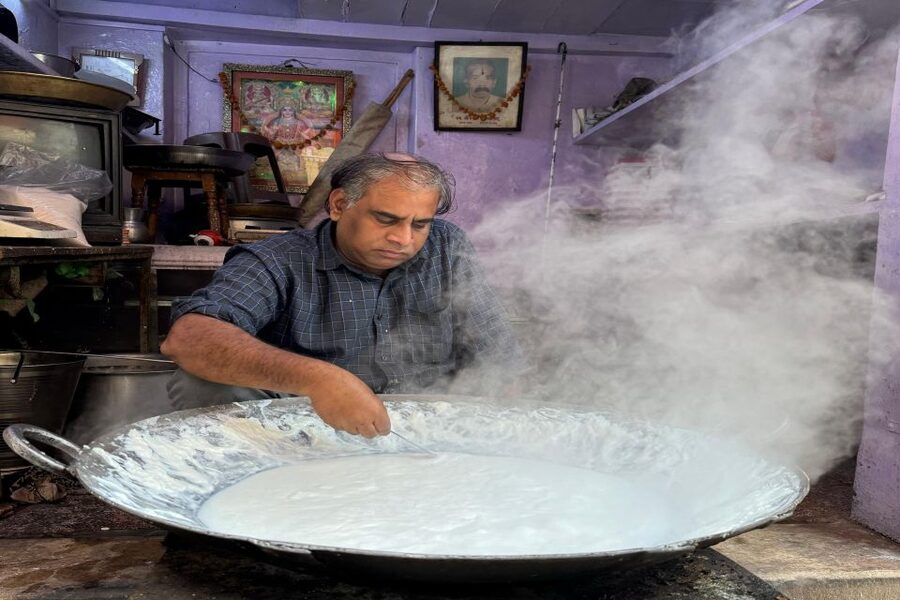 Heritage Walk & Street Food Tasting in Jaipur - The history and culture between the bites