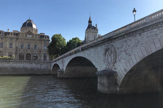 Historical Paris Walking Tour to Vibrant Food Market - Starting beside the Seine at Pont au Change