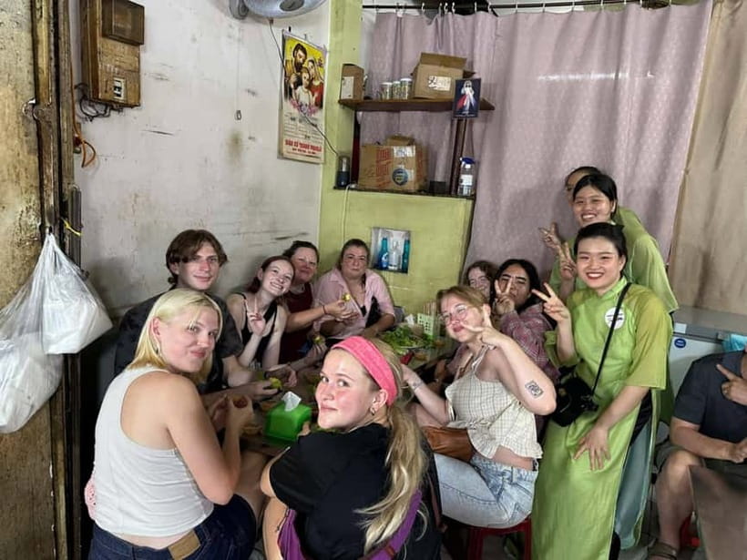 Ho Chi Minh City: Motorbike Street Food Tour - 12 Tastings - Bánh mì, beer, and the problem of being too full