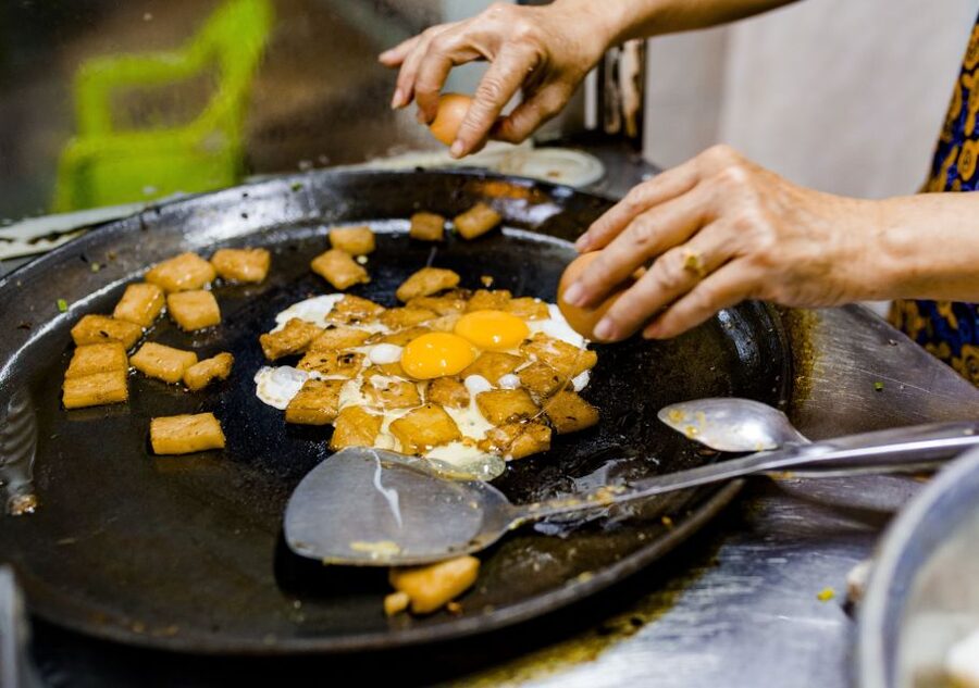 Ho Chi Minh City: Private Street Food Evening Walking Tour - How much food do you really get?
