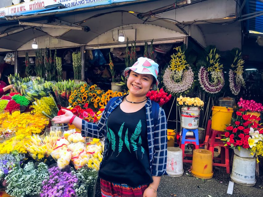 Ho Chi Minh City: Street Food and Sightseeing by Motorbike - Chinatown in District 5