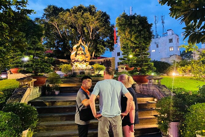 Ho Chi Minh City: Street Food & Sightseeing Tour with Local Guide - Ho Thi Ky Flower Market brings food and color together