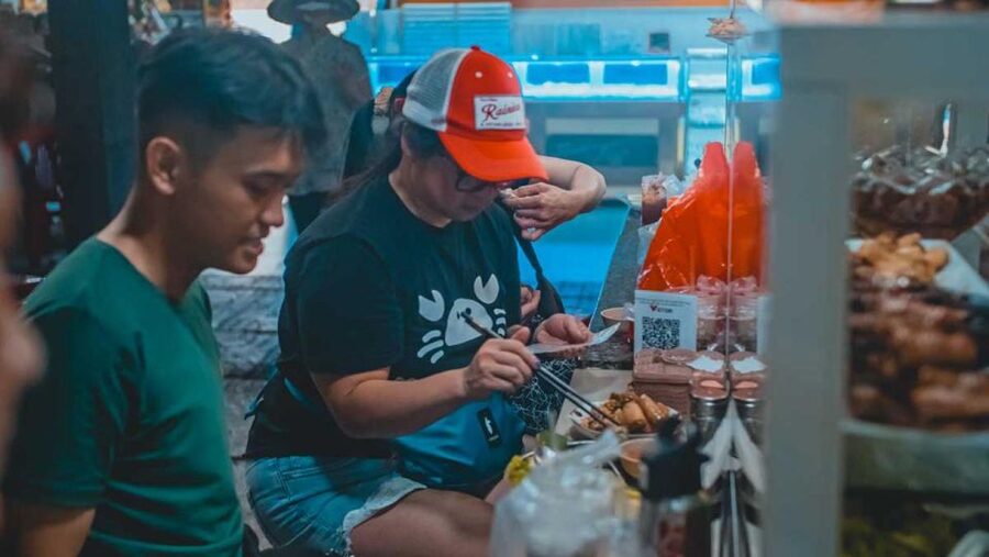 Ho Chi Minh City: Street Foodie Night Cycling Tour - Key points to know before booking