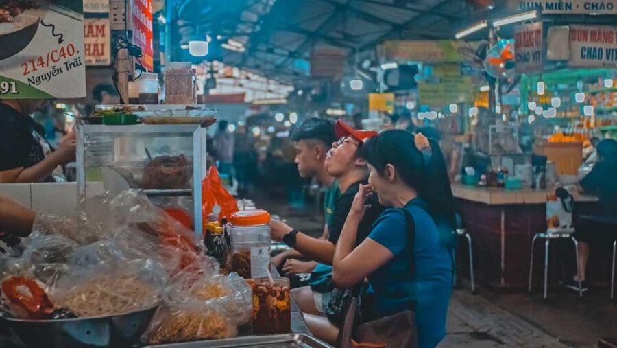 Ho Chi Minh City: Street Foodie Night Cycling Tour - What $50 gets you