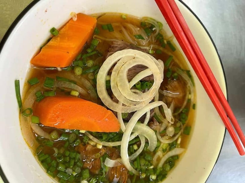 Ho Chi Minh City: Super Niche Walking Street Food Tour - What makes the guides valuable