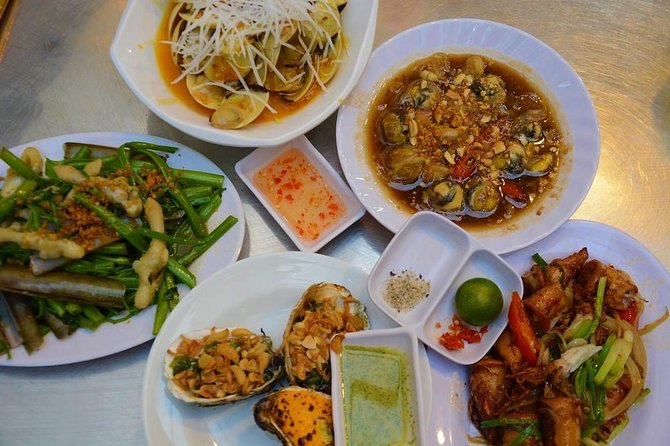 Ho Chi Minh Nightlife & Street Food Tour By Motorbike - What dinner really includes